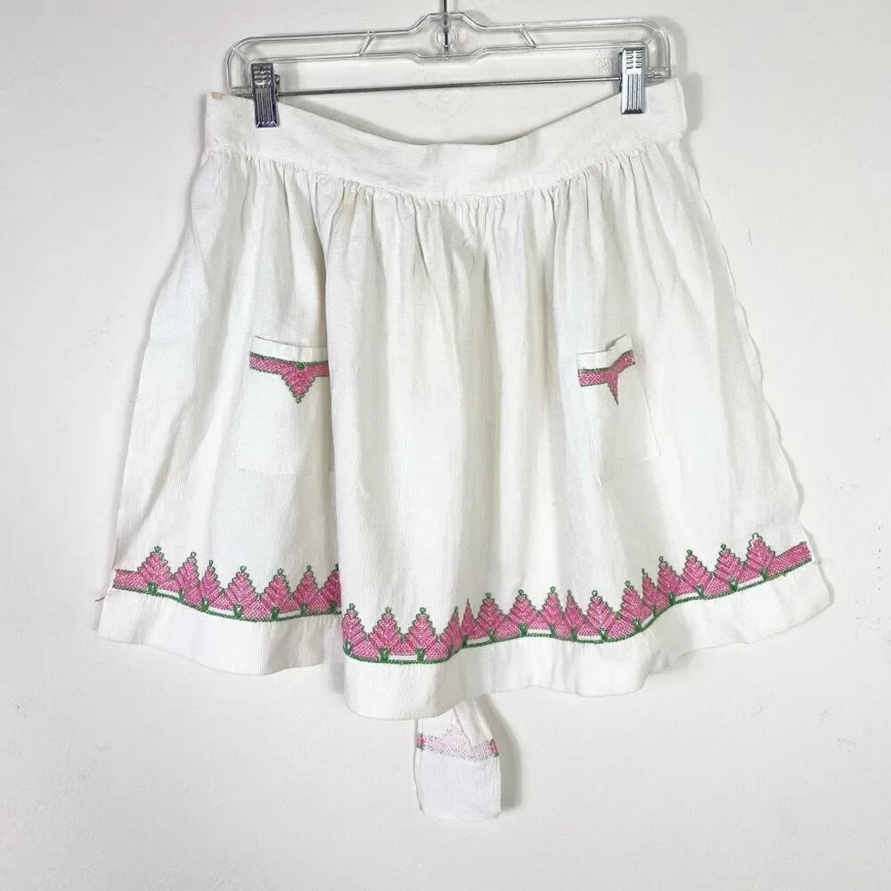 Vintage White & Pink Embroidered Half Apron with Pockets Size M